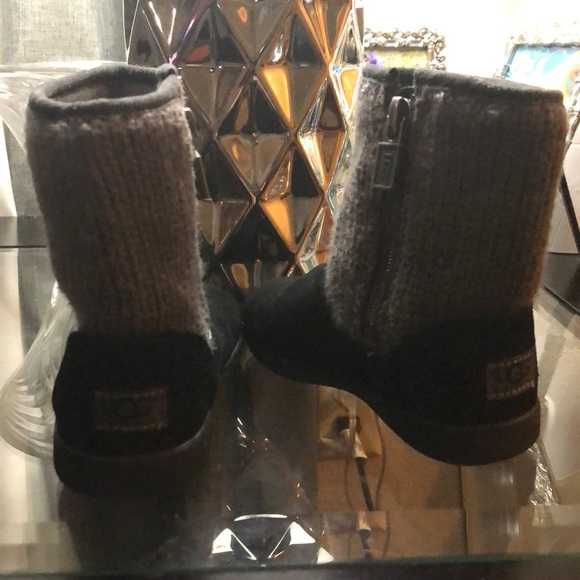 Uggs - Picture 2 of 4